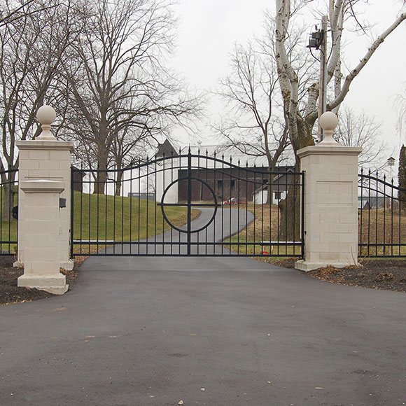 Kellyknack Swing Gate in Masonry Columns