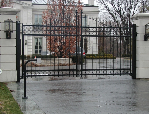 Forest Hill Swing Gate w/Masonry Columns